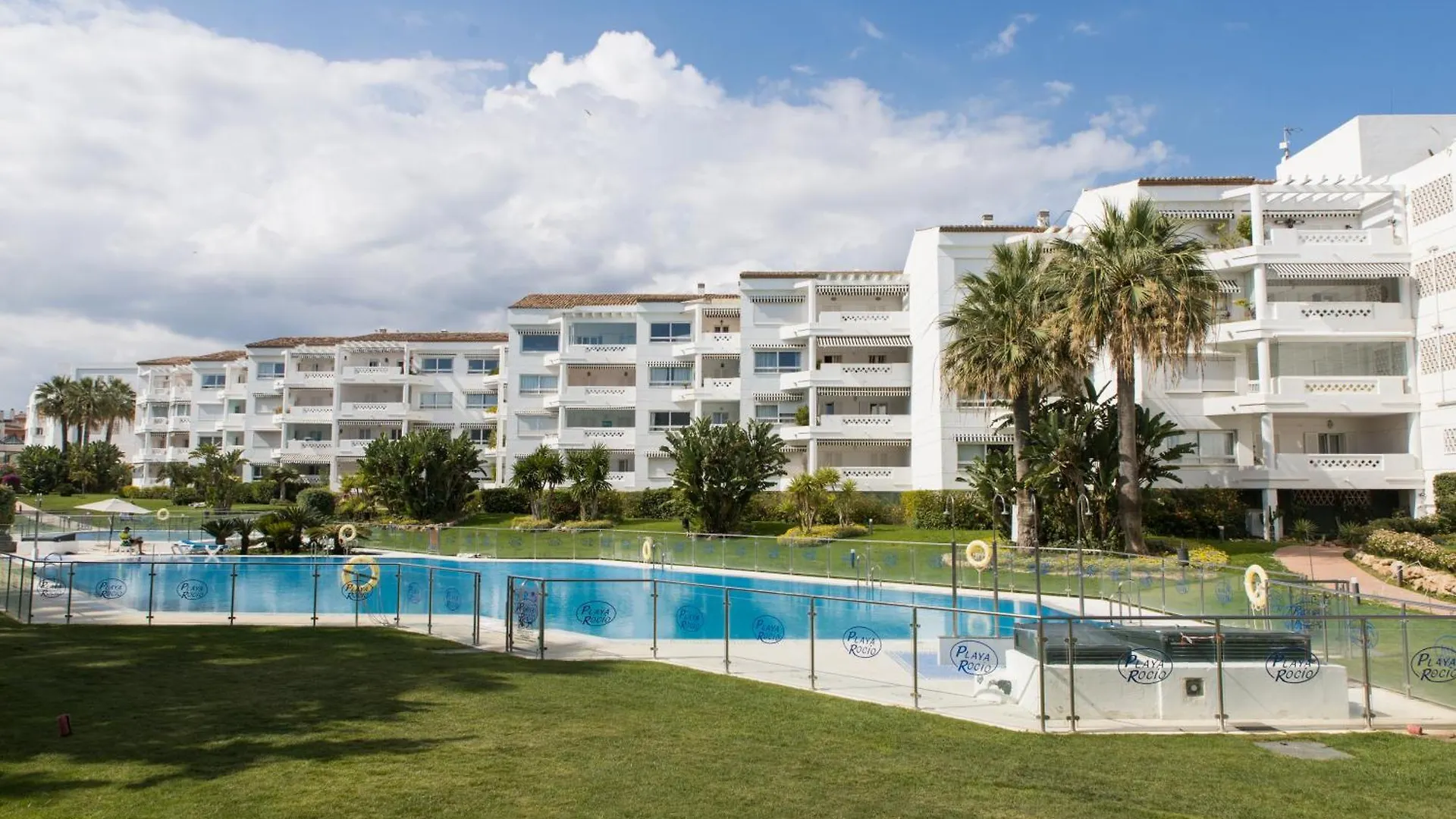 Primera Linea De Playa En Puerto Banus Marbella